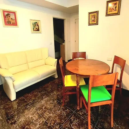 Casa Manny 1 * ארונה