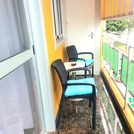 בית אירוח Casa Manny 1 ארונה