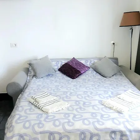 Casa Manny 1 *
